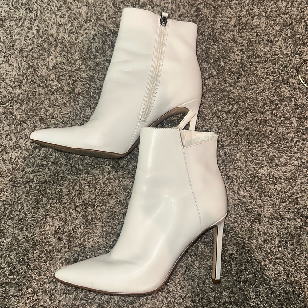 Nine West Tomorrow Bootie Stiletto white Leather Ankle Boots Sz 6.M